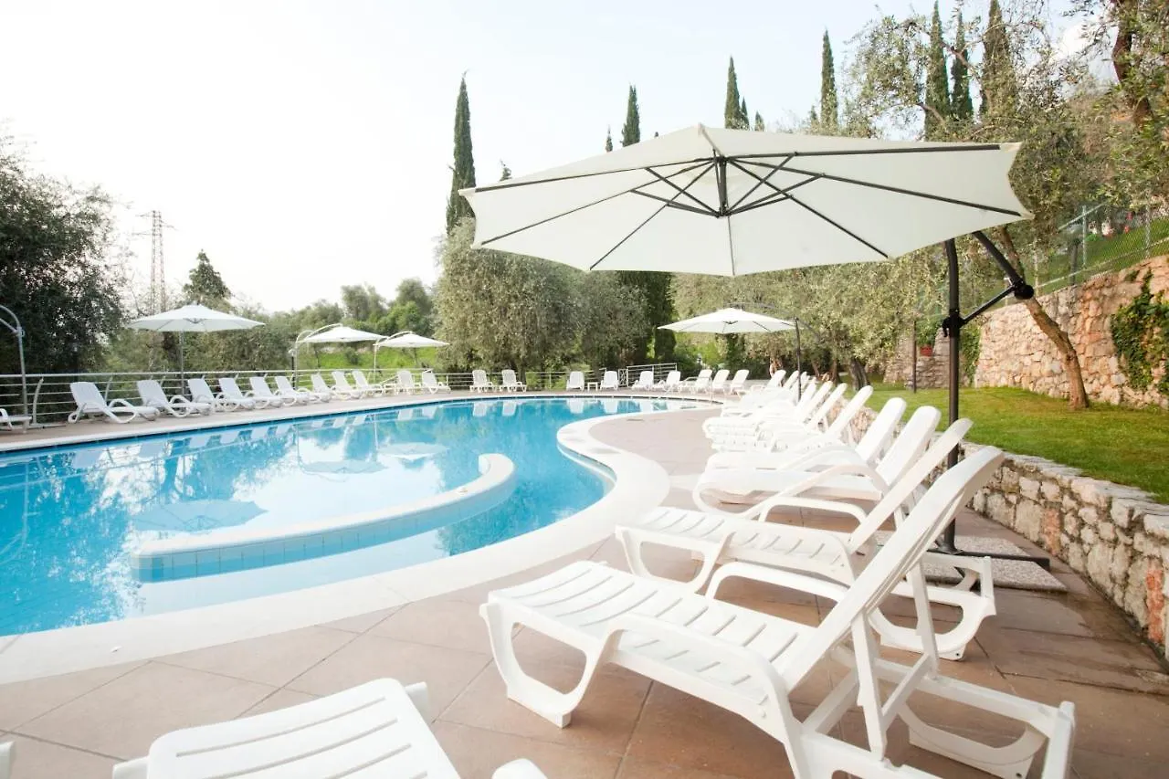 Hotel Residence Rely 브렌조네 술 가르다